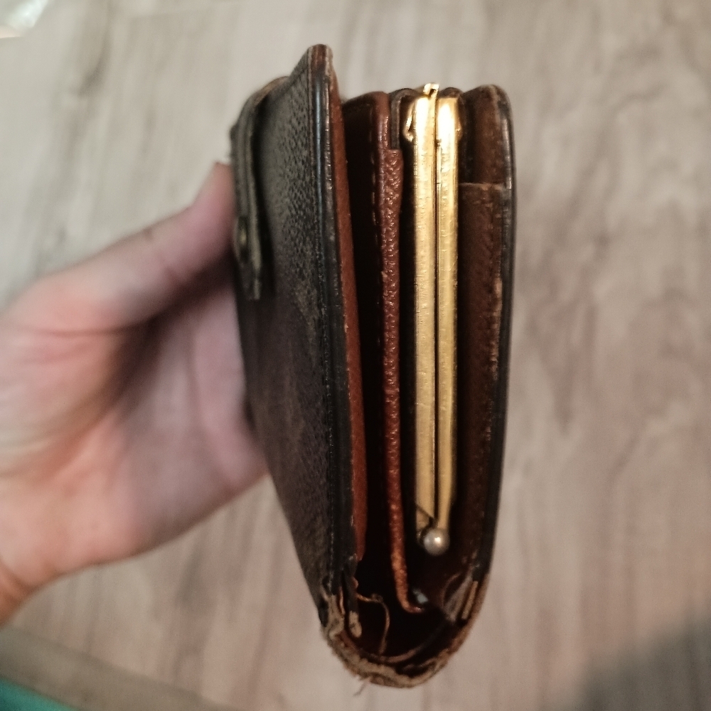 Authentic LOUIS VUITTON Vienois Wallet Kiss Lock Brown - Picture 6 of 16